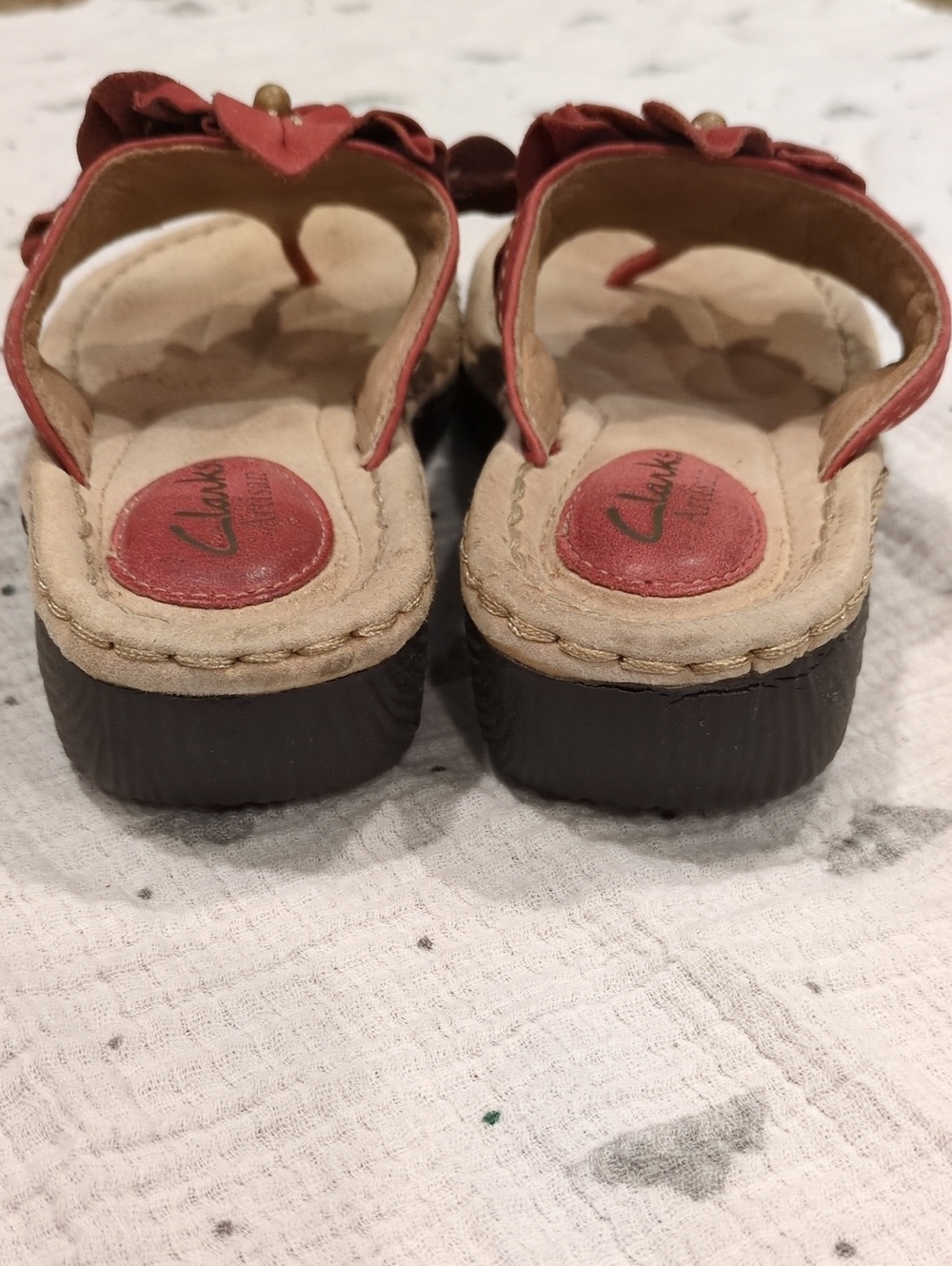 ❤️😎🩴 Clarks Women’s Dusty Red Floral Leather Thong Sandals size 5.5 M ❤️😎🩴 - Picture 4 of 12